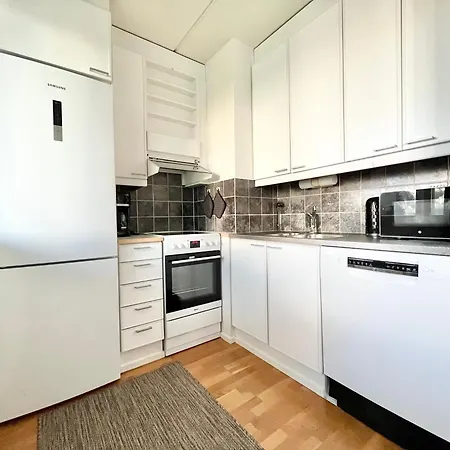 Ep - Sauna, Balcony & Free Parking Apartment